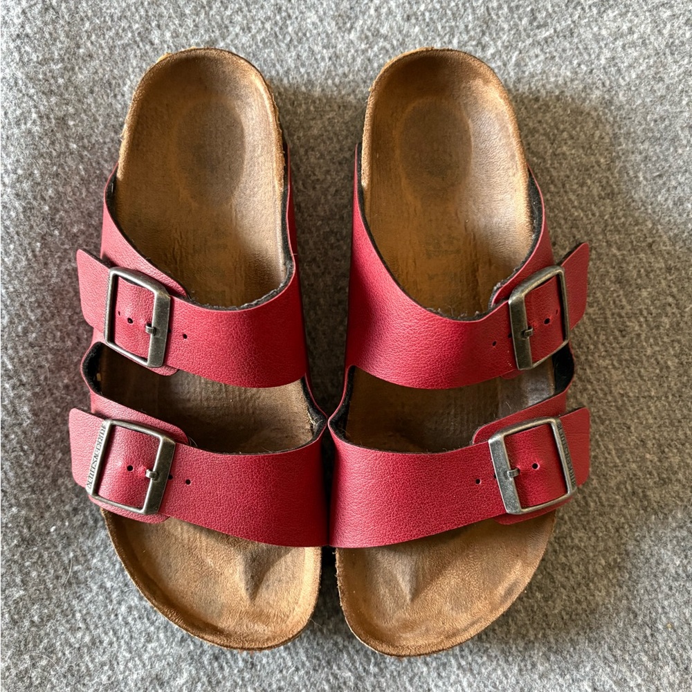 Like New! Birkenstock vegan Arizona sandals. size 41 or 10